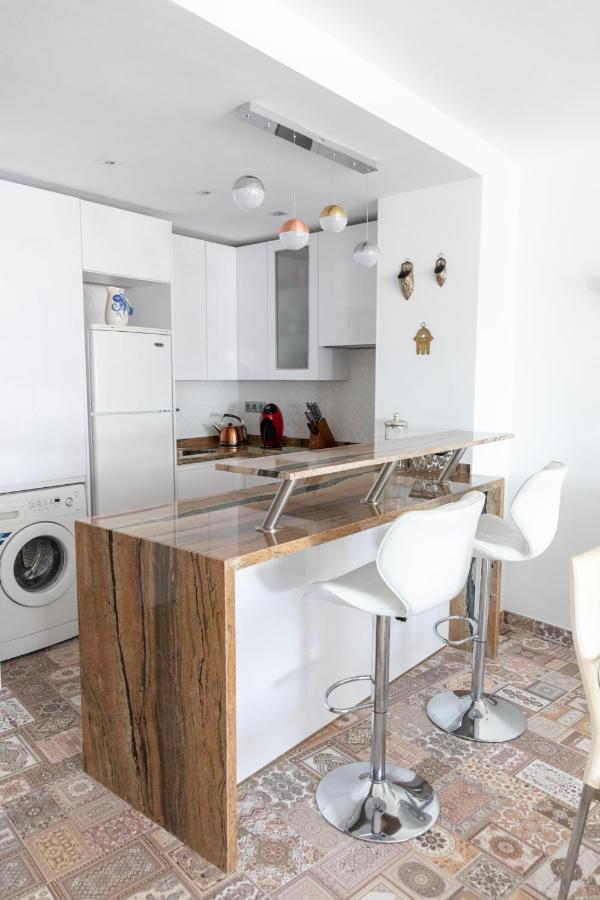 Apartamento Puerto Deportivo エステポナ エクステリア 写真