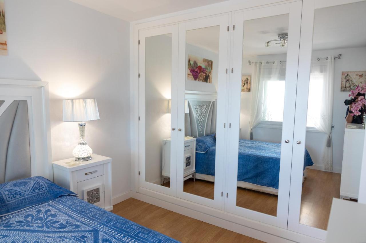 Apartamento Puerto Deportivo エステポナ エクステリア 写真