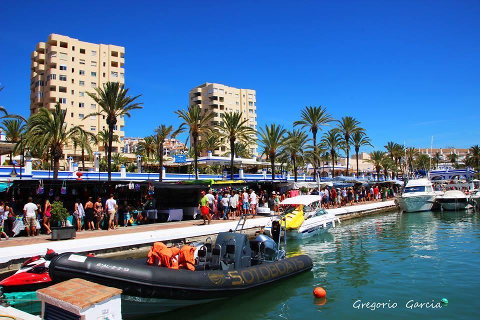 Apartamento Puerto Deportivo エステポナ エクステリア 写真
