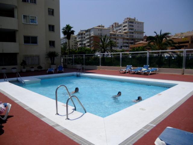 Apartamento Puerto Deportivo エステポナ エクステリア 写真